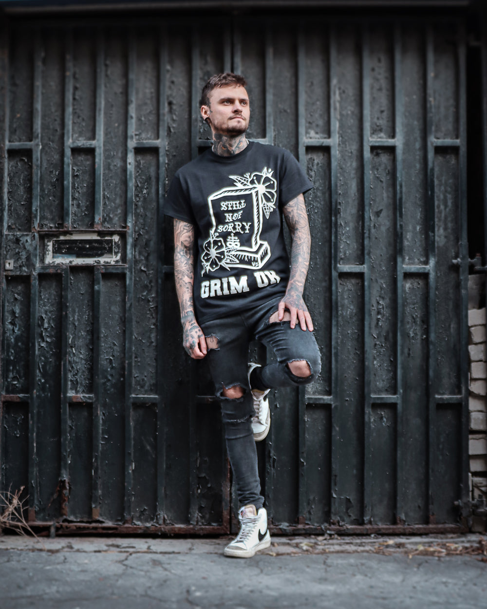 Black Still Not Sorry V2 T-Shirt
